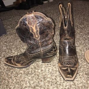 ARIAT BOOTS